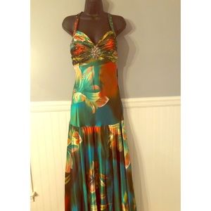 Tropical prom gown NWT size six  slit front drama